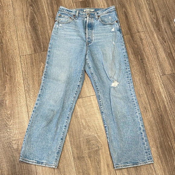 Levi's Denim - Levi’s Wedgie Straight Ankle Blue denim jeans (nwt)